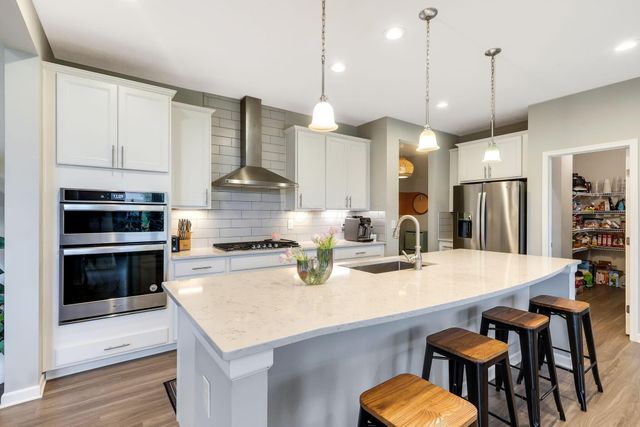 5203 Meadowsview Lane, Hilliard, OH 43026