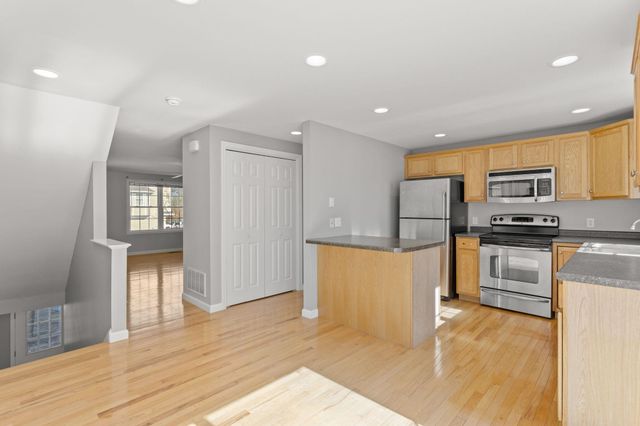 10 Split Rock Drive, Rochester, NH 03839