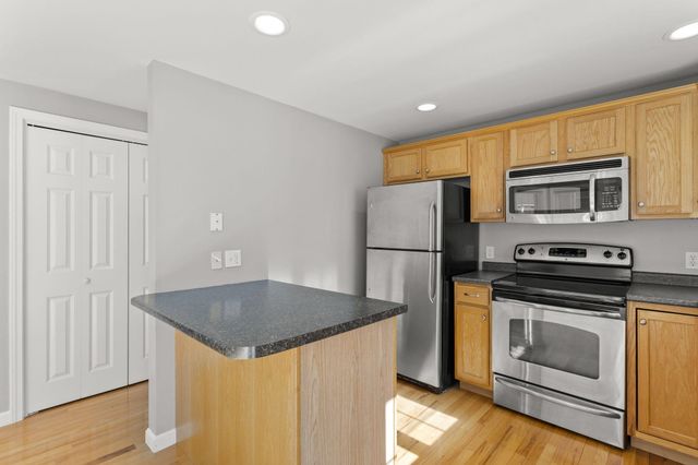 10 Split Rock Drive, Rochester, NH 03839