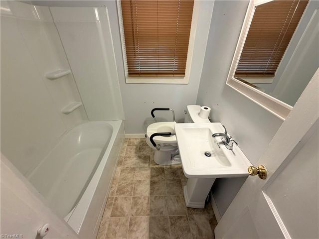 375 County Home Road, Lexington, NC 27292