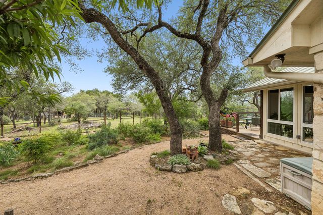 300 Bluff RD, Spicewood, TX 78669