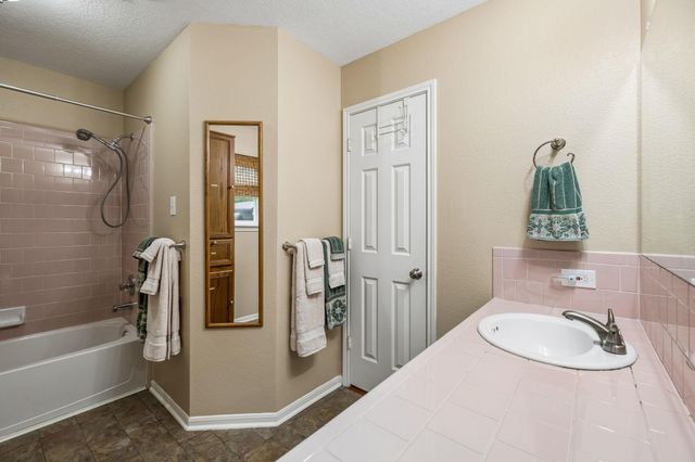 300 Bluff RD, Spicewood, TX 78669