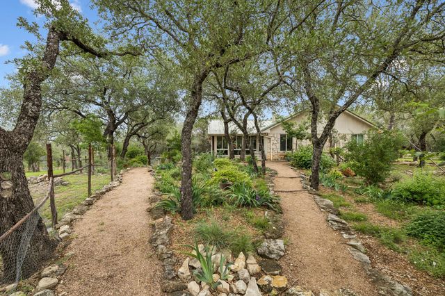 300 Bluff RD, Spicewood, TX 78669