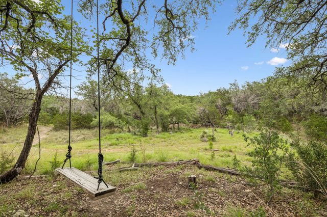 300 Bluff RD, Spicewood, TX 78669