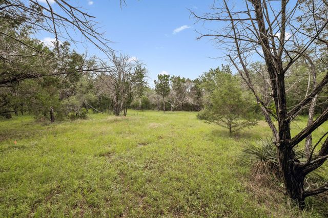 300 Bluff RD, Spicewood, TX 78669