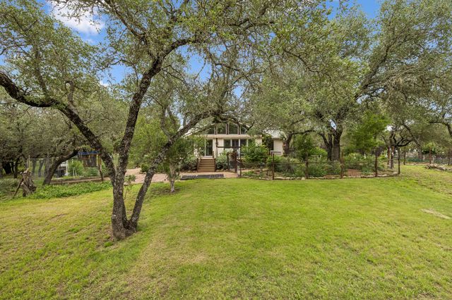 300 Bluff RD, Spicewood, TX 78669