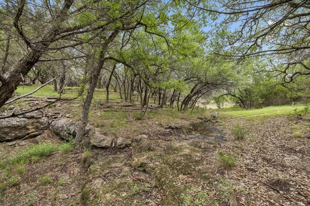 300 Bluff RD, Spicewood, TX 78669