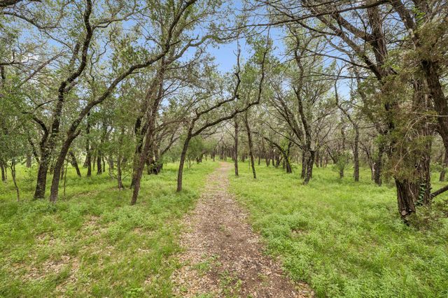 300 Bluff RD, Spicewood, TX 78669