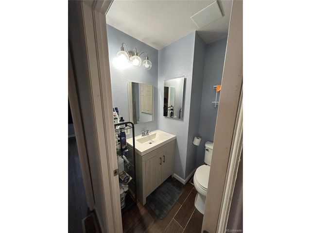 1089 S Walden Way 109, Aurora, CO 80017