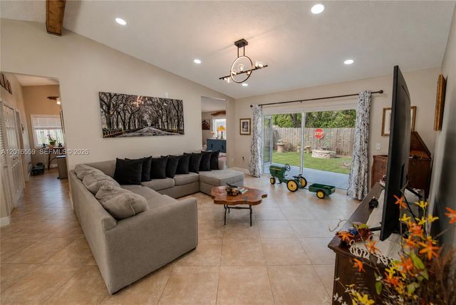 17601 SW 138th Ct, Miami, FL 33177