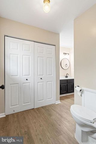 225 BRAGG CIR, Hanover, PA 17331