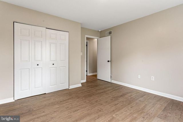 225 BRAGG CIR, Hanover, PA 17331