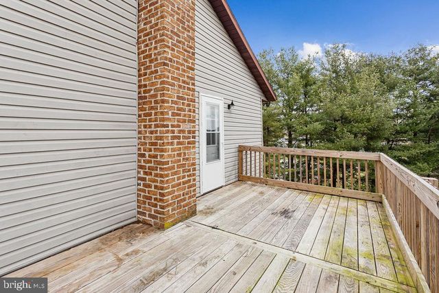 225 BRAGG CIR, Hanover, PA 17331