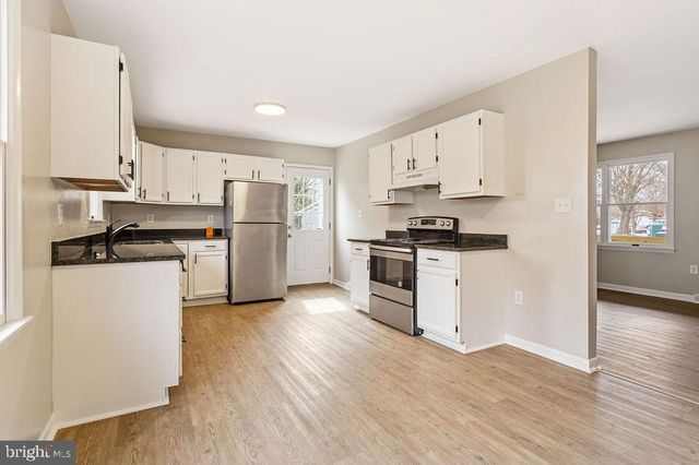 225 BRAGG CIR, Hanover, PA 17331