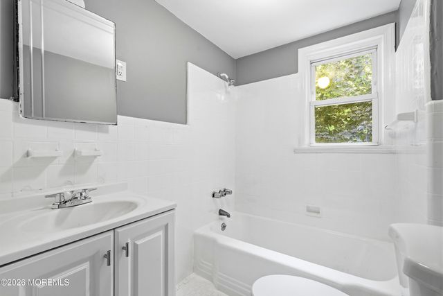 8 Woolley Place, West Long Branch, NJ 07764