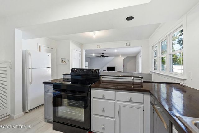 8 Woolley Place, West Long Branch, NJ 07764