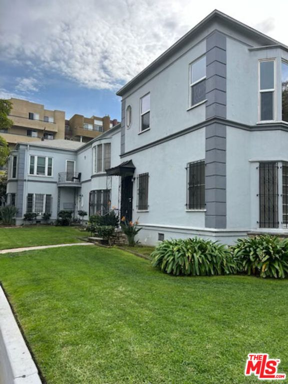 2830 W 3rd Street, Los Angeles, CA 90057