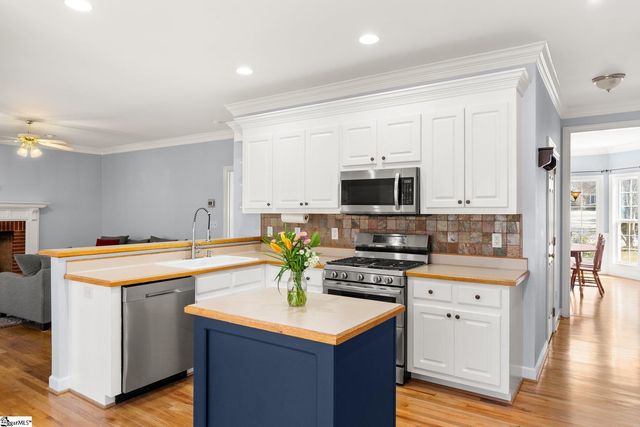 513 Worchester Place, Simpsonville, SC 29680