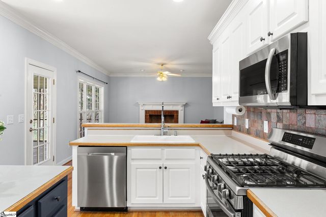 513 Worchester Place, Simpsonville, SC 29680