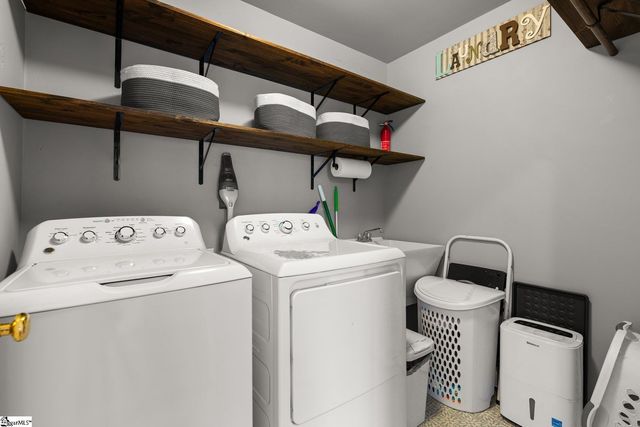 513 Worchester Place, Simpsonville, SC 29680