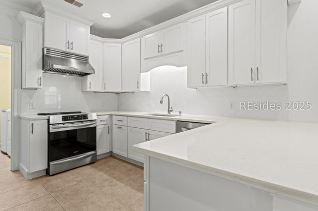 1 Gloucester Rd Apt O2, Hilton Head Island, SC 29928