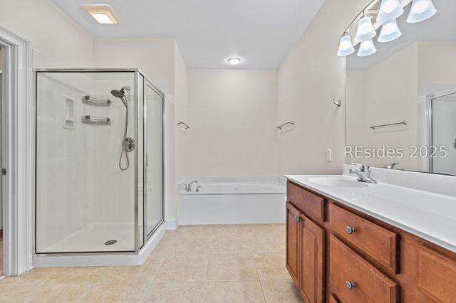 1 Gloucester Rd Apt O2, Hilton Head Island, SC 29928