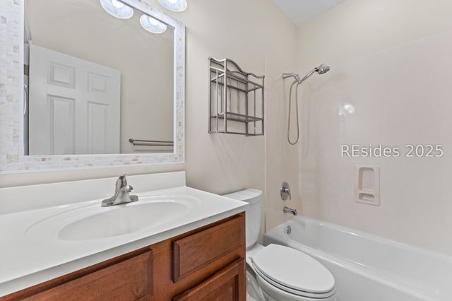 1 Gloucester Rd Apt O2, Hilton Head Island, SC 29928