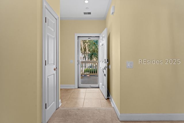 1 Gloucester Rd Apt O2, Hilton Head Island, SC 29928