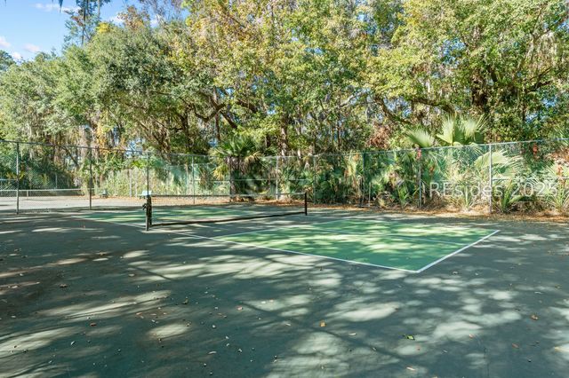 1 Gloucester Rd Apt O2, Hilton Head Island, SC 29928