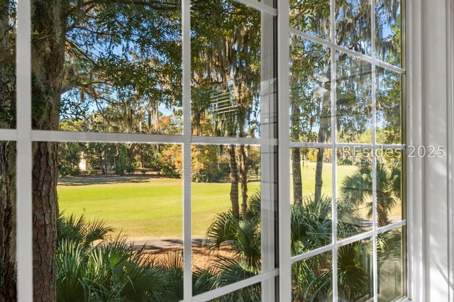 1 Gloucester Rd Apt O2, Hilton Head Island, SC 29928