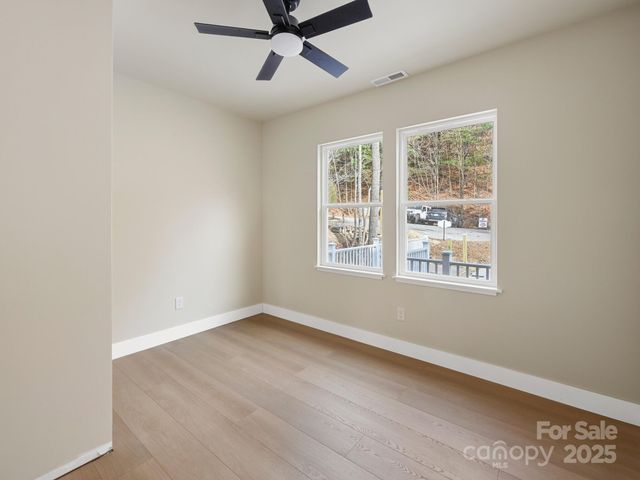 296 Carriage Summitt Way, Hendersonville, NC 28791