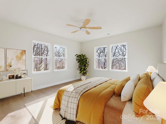 296 Carriage Summitt Way, Hendersonville, NC 28791