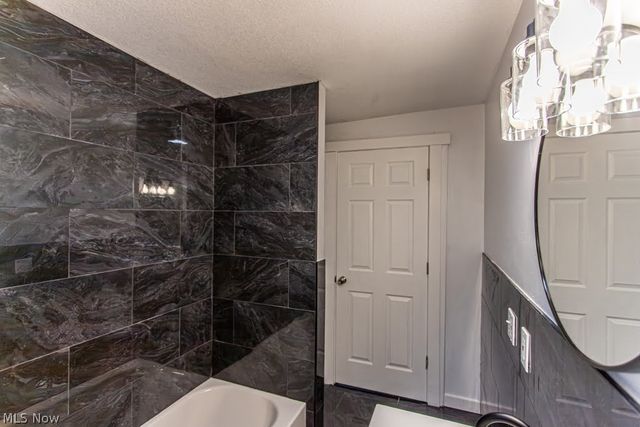 538 Redondo Road, Youngstown, OH 44504