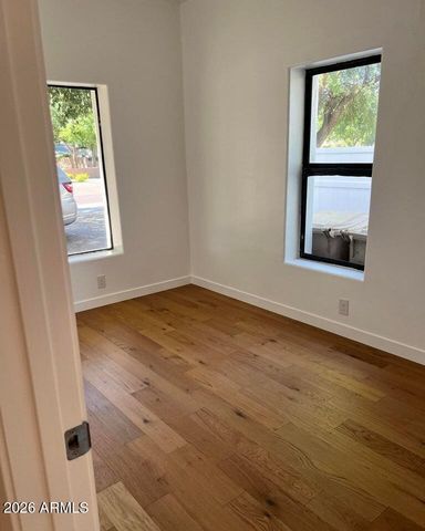 5914 W Myrtle Avenue, Glendale, AZ 85301