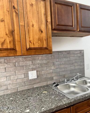 5914 W Myrtle Avenue, Glendale, AZ 85301