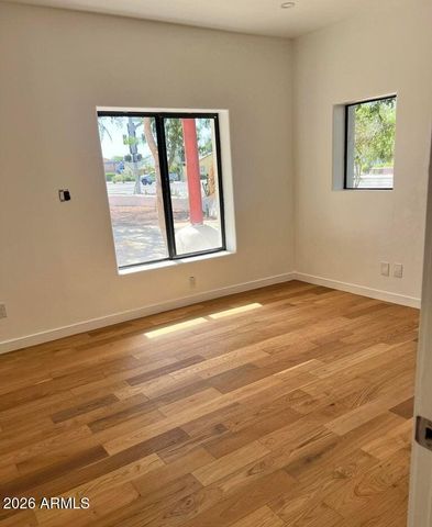 5914 W Myrtle Avenue, Glendale, AZ 85301