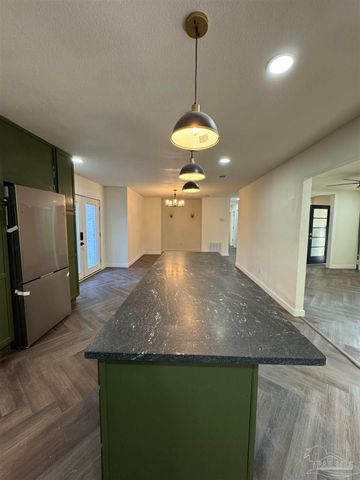 5520 Jones St, Milton, FL 32570