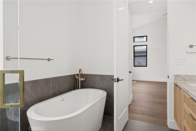 2111 Clark B, Redondo Beach, CA 90278