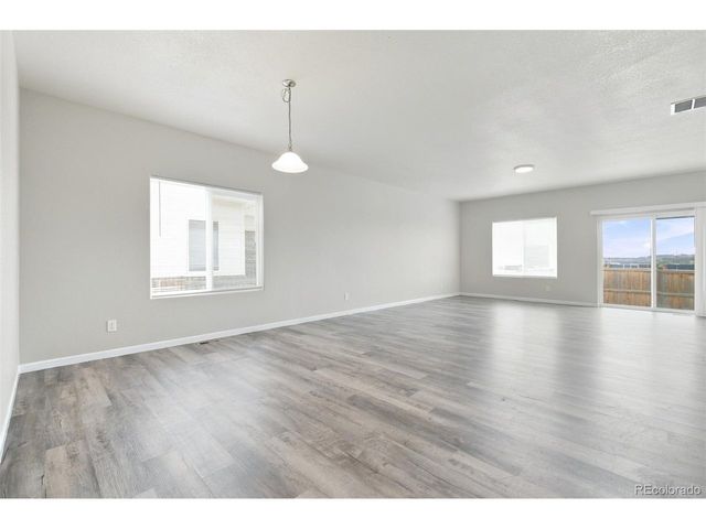 9548 Dahlia Ln, Thornton, CO 80229