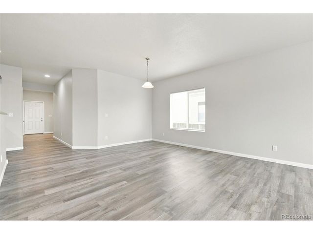 9548 Dahlia Ln, Thornton, CO 80229