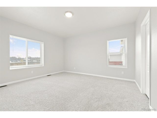 9548 Dahlia Ln, Thornton, CO 80229