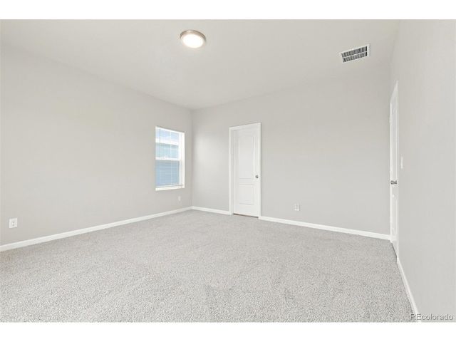 9548 Dahlia Ln, Thornton, CO 80229