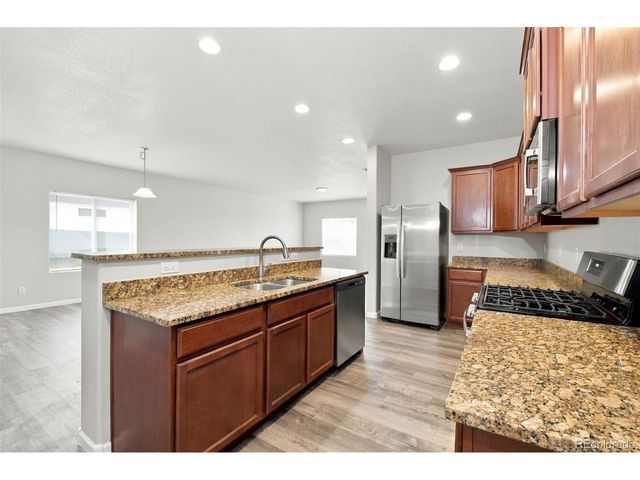 9548 Dahlia Ln, Thornton, CO 80229