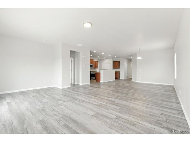 9548 Dahlia Ln, Thornton, CO 80229