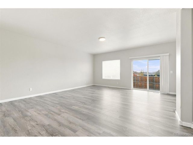 9548 Dahlia Ln, Thornton, CO 80229
