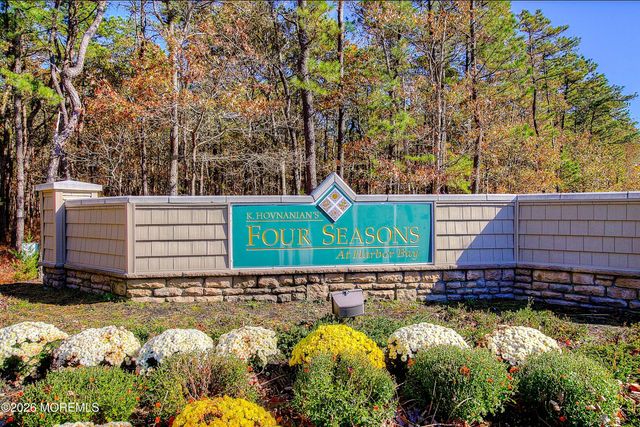 303 Newport Way, Little Egg Harbor, NJ 08087