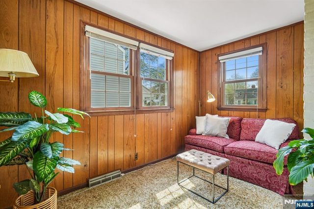 321 Kenilworth Road, Ridgewood, NJ 07450