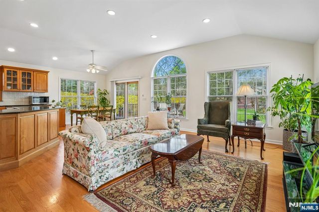 321 Kenilworth Road, Ridgewood, NJ 07450