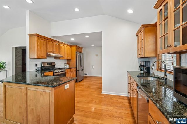 321 Kenilworth Road, Ridgewood, NJ 07450