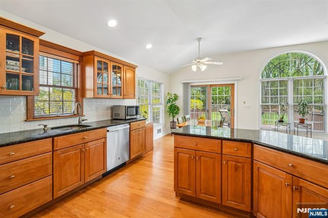 321 Kenilworth Road, Ridgewood, NJ 07450